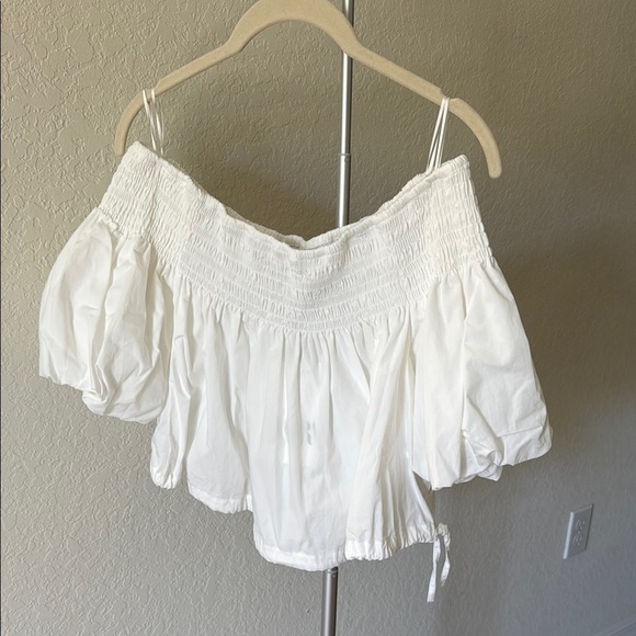 Elegant White Off-Shoulder Women's Top - Picture 2 of 5